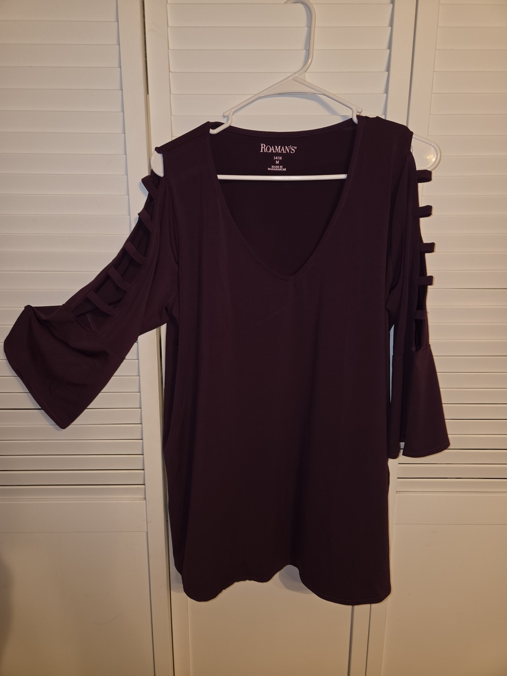 Roaman's Women's Plum Cold-Shoulder Top. Plus Size M.
